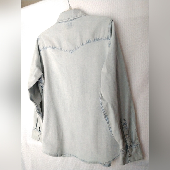 Women's Levi's Western Denim Jean Shirt Cowgirl Ranchwear Pearl Snap Red Tab 1X - Picture 6 of 7
